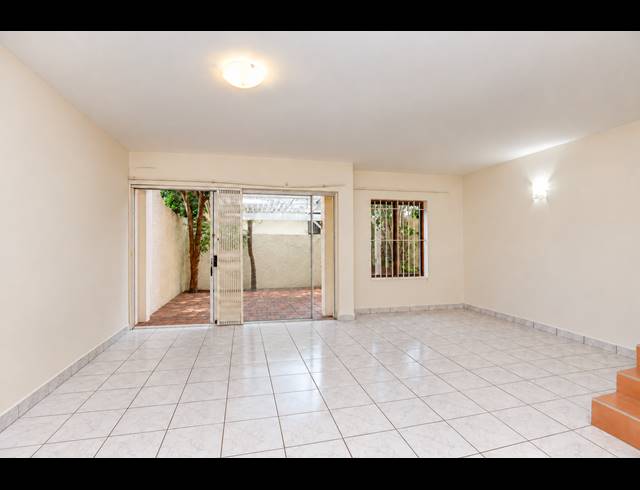 3 BEDROOM TOWNHOUSE FOR SALE IN GLENWOOD
